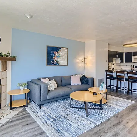 Rare Find Modern Townhome In The Heart Of Old Colorado City